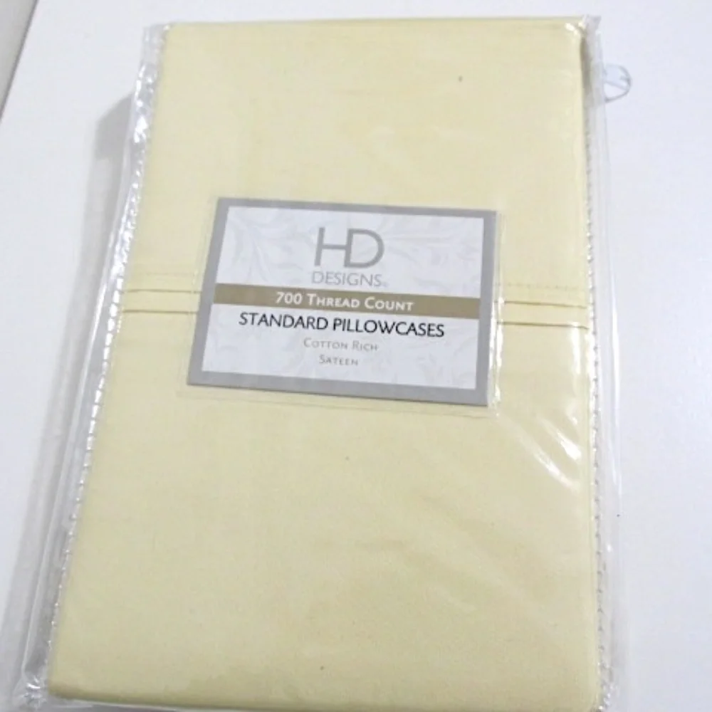 HD Designs NWOT Creme 700 Thread Count Pillowcases